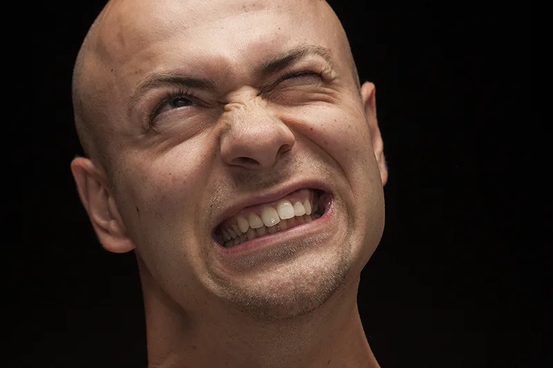Tratamiento para el bruxismo mediante terapia para aliviar la tensión mandibular y el dolor en la mandíbula